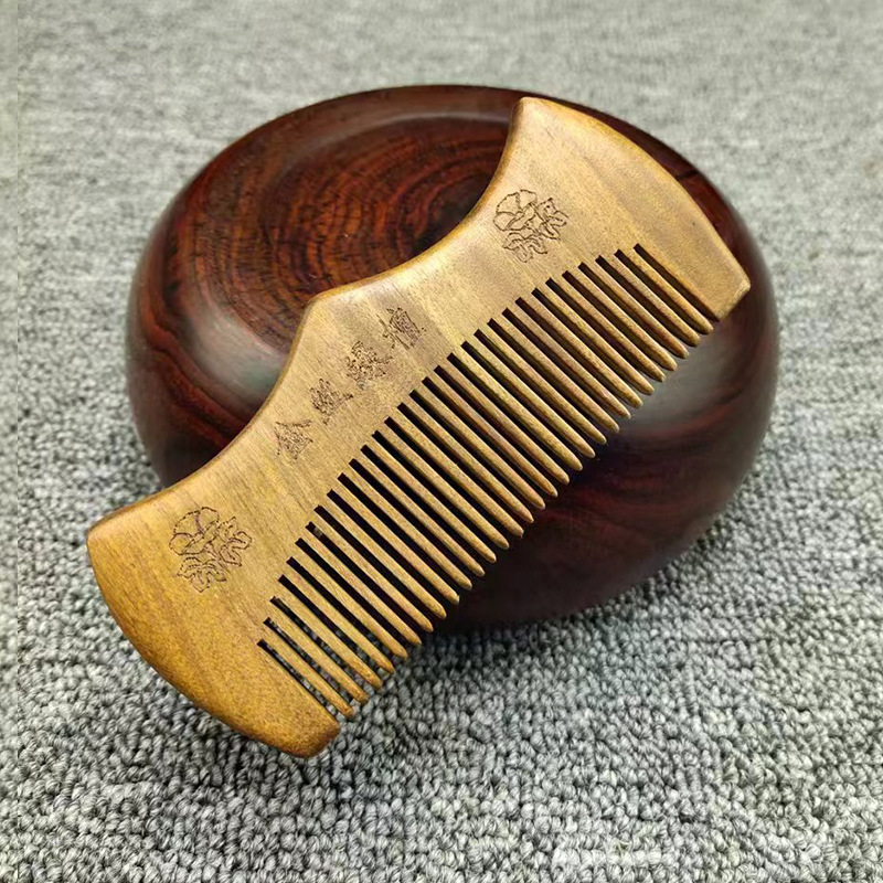 Mediniai masažo šukos plaukams iš sandalmedžio, su išgraviruotu gėlių ornamentu, ilgiems plaukams, namų naudojimui