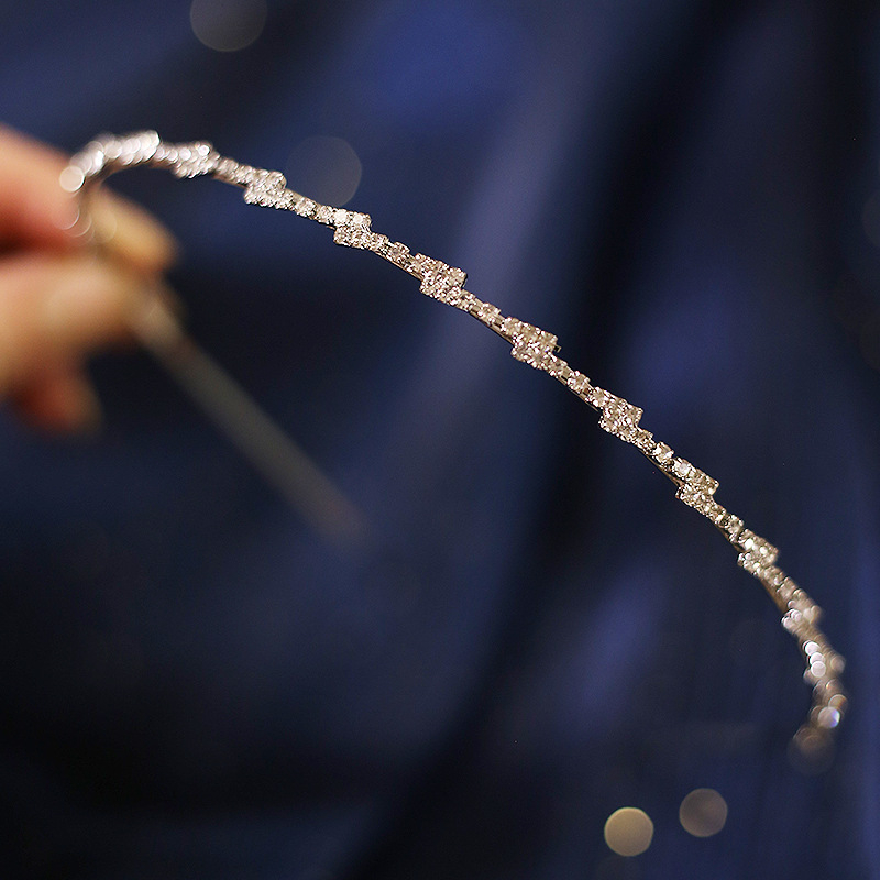 Galvas lente ar pērļu un kristālu ziedu, sakausējums, elektroplakāts, rudens 2023, japāņu un korejiešu stils, sievietēm