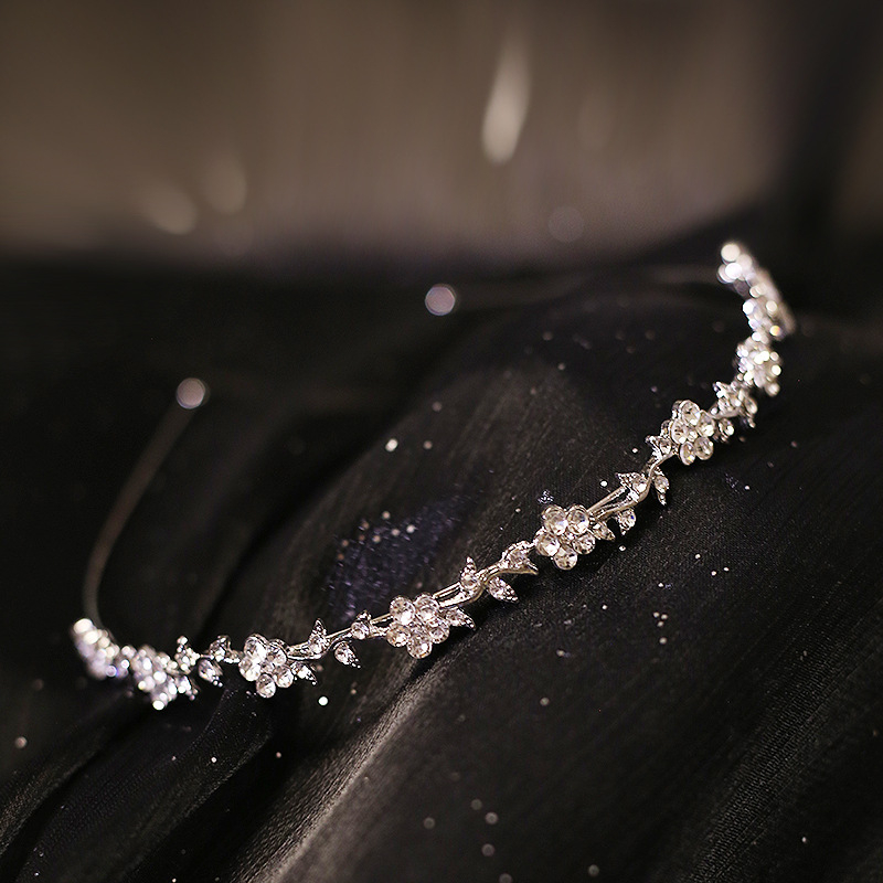 Galvas lente ar pērļu un kristālu ziedu, sakausējums, elektroplakāts, rudens 2023, japāņu un korejiešu stils, sievietēm