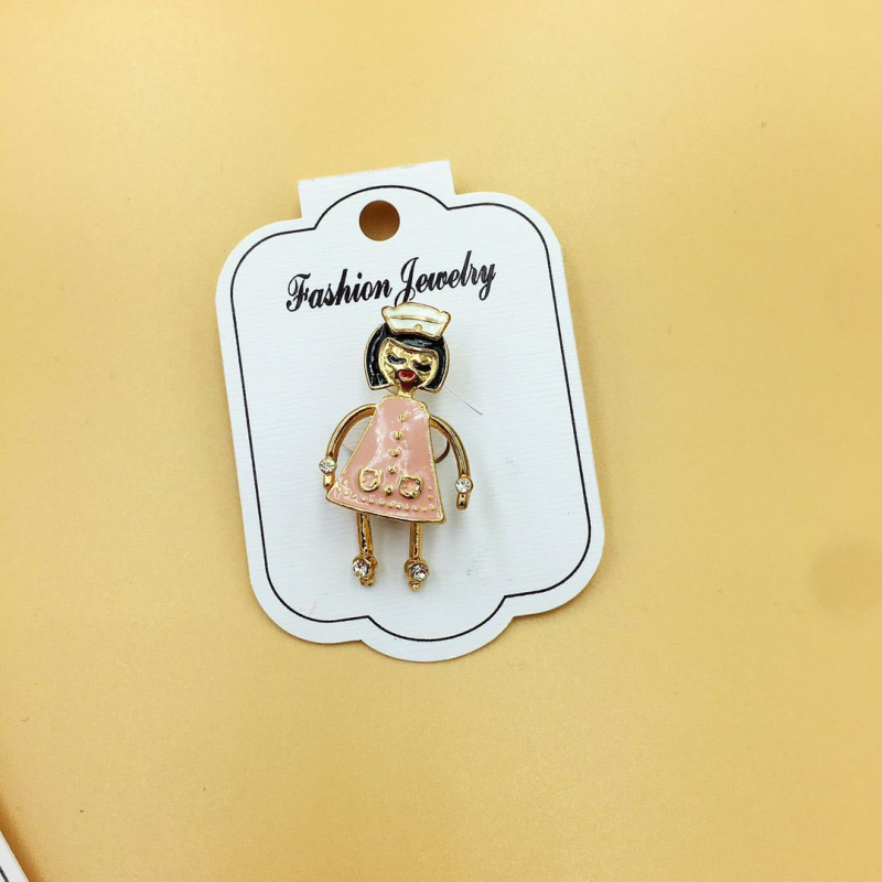 Broš s likom crtanog – slatka baletna djevojčica, legura, model 0401-4