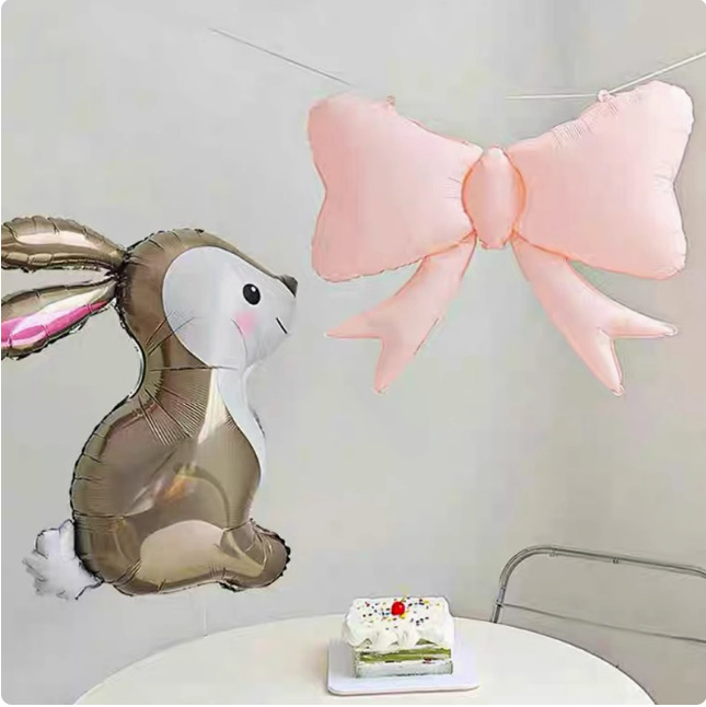 Dekoratiivsed õhupallirekviziidid loomakujuliste karikatüüpidega, alumiiniumfooliumist, trükitud logoga