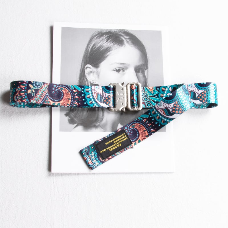 Kangast vöö kobras lukuga, luku materiāls: sulam, kinnitamine: lukk, laius 2-4 cm