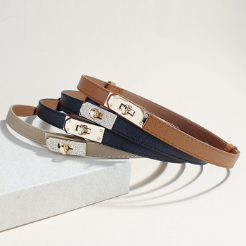 Sünteetilise naha vöö reguleeritava klamriga — õhuke, mitmekülgne sobib ülikonnale ja kleidile