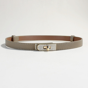 Sünteetilise naha vöö reguleeritava klamriga — õhuke, mitmekülgne sobib ülikonnale ja kleidile