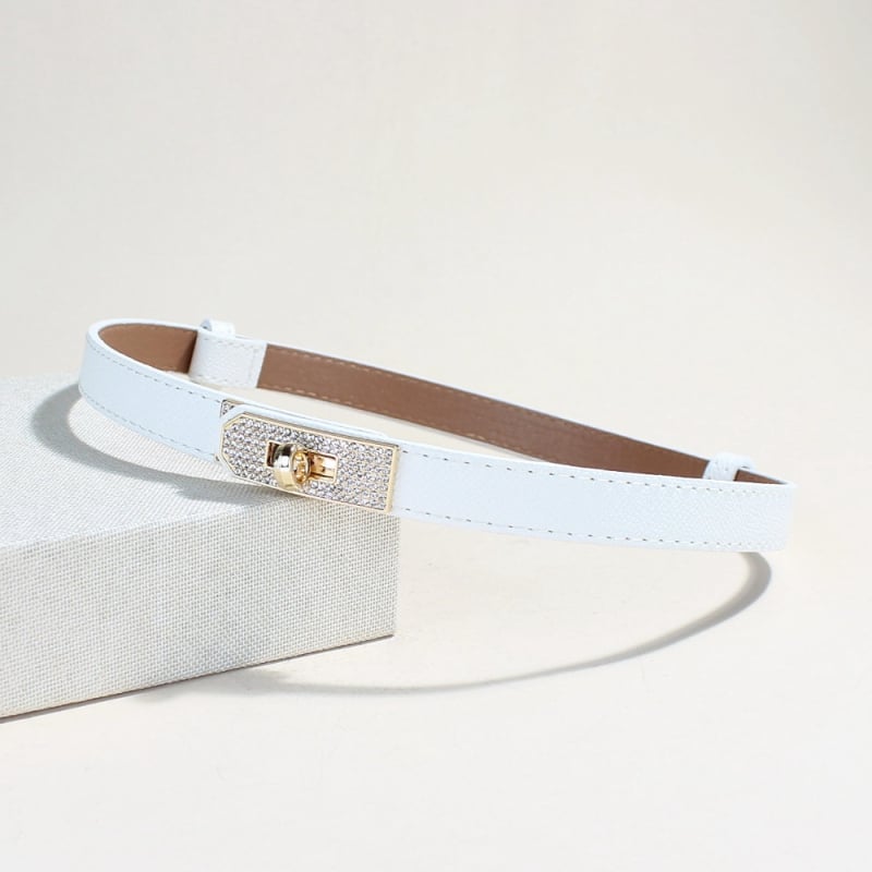 Sünteetilise naha vöö reguleeritava klamriga — õhuke, mitmekülgne sobib ülikonnale ja kleidile