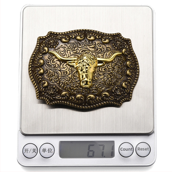 Punk metallist vöökinnitus, ristkülikukujulise plaadiga, looma mustriga