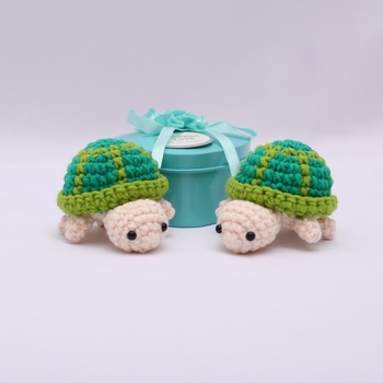 Rankų darbo mezginiai vėžliukas pakabukas raktams, medžiaga: medvilnė, prekinis ženklas Nafei Handmade, modelis: mažas gyvūnas, svoris apie 11 g