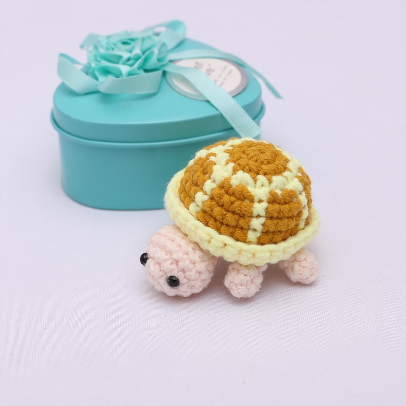 Rankų darbo mezginiai vėžliukas pakabukas raktams, medžiaga: medvilnė, prekinis ženklas Nafei Handmade, modelis: mažas gyvūnas, svoris apie 11 g