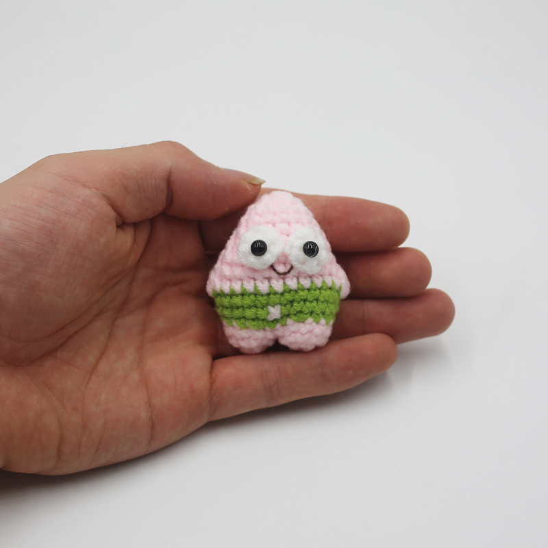 Megztas vilnos gyvūnėlių raktų pakabukas, animacinio stiliaus, kabantis dekoras (modeliai: lokys ir kiaulė, vasara 2024)