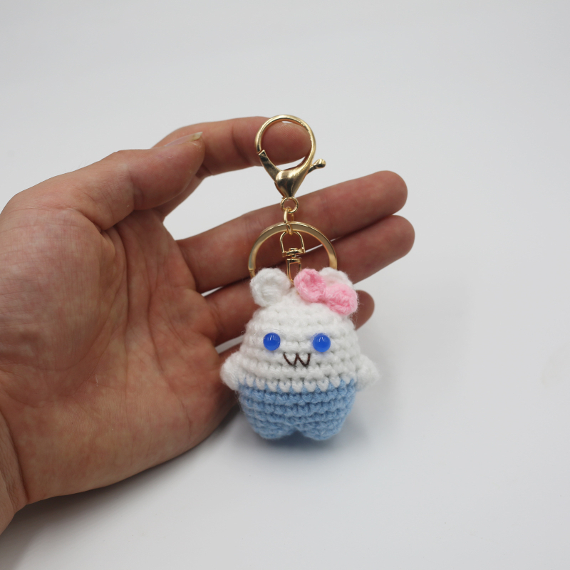 Megztas vilnos gyvūnėlių raktų pakabukas, animacinio stiliaus, kabantis dekoras (modeliai: lokys ir kiaulė, vasara 2024)