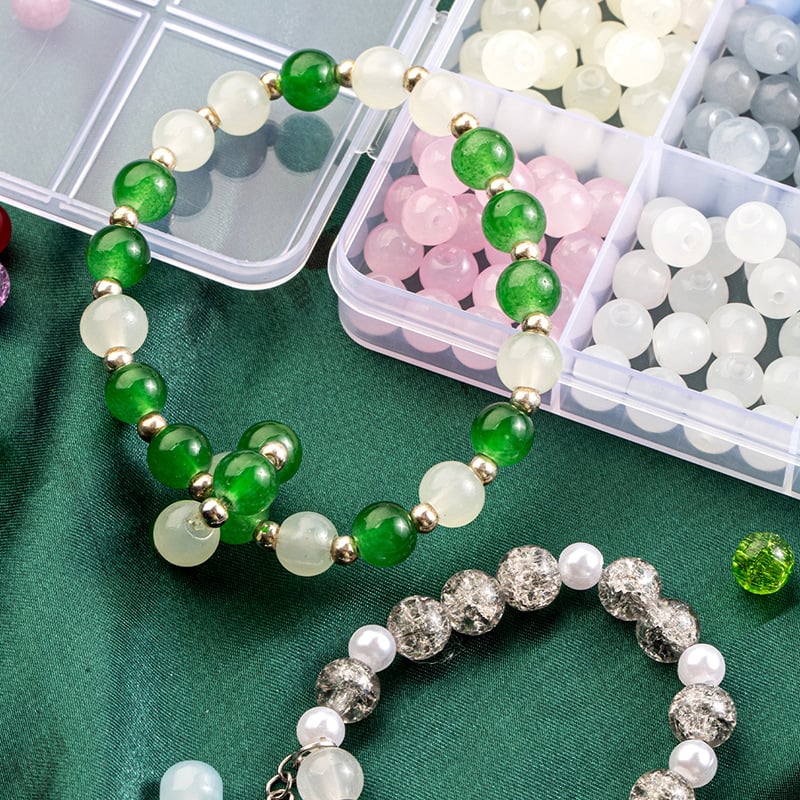 Set staklenih perli za narukvicu – brend QIAO; modni stil, okrugle perle; sferni oblik; tretman kapljicama ulja