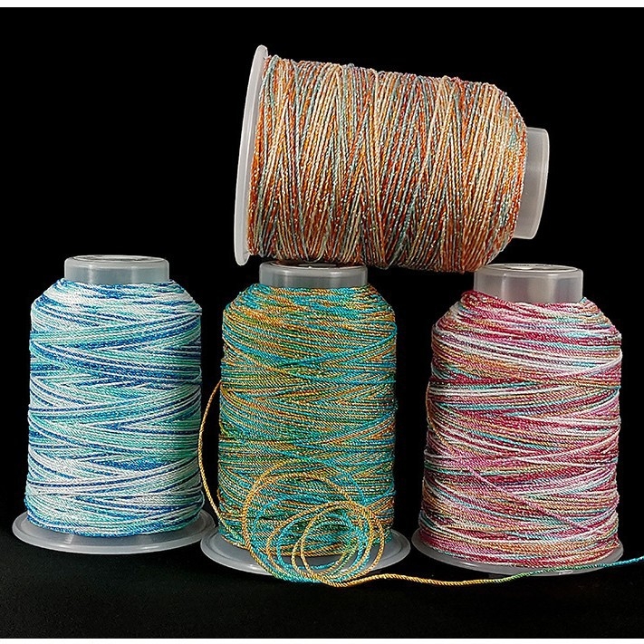 Perlų virvė, rankomis megzta, su žvaigždėto dangaus efektu, siūloma 6 arba 9 siūlų konfigūracijose