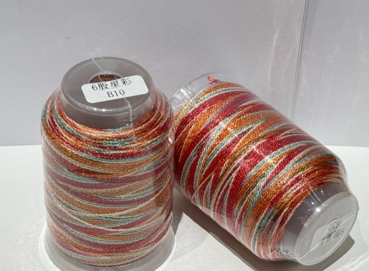 Perlų virvė, rankomis megzta, su žvaigždėto dangaus efektu, siūloma 6 arba 9 siūlų konfigūracijose