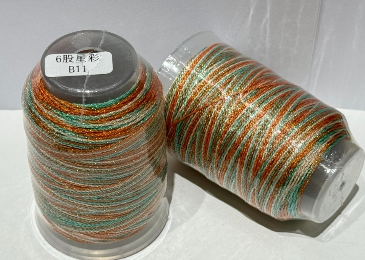 Perlų virvė, rankomis megzta, su žvaigždėto dangaus efektu, siūloma 6 arba 9 siūlų konfigūracijose