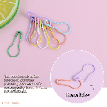 Šarene igle za nevidljivo učvršćivanje odjeće – mini kopče za ovratnik i prsnu etiketu, Marka Unique, ljeto 2021