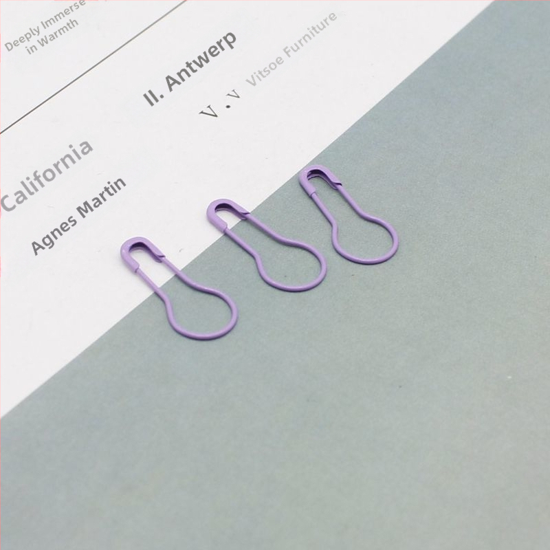 Šarene igle za nevidljivo učvršćivanje odjeće – mini kopče za ovratnik i prsnu etiketu, Marka Unique, ljeto 2021