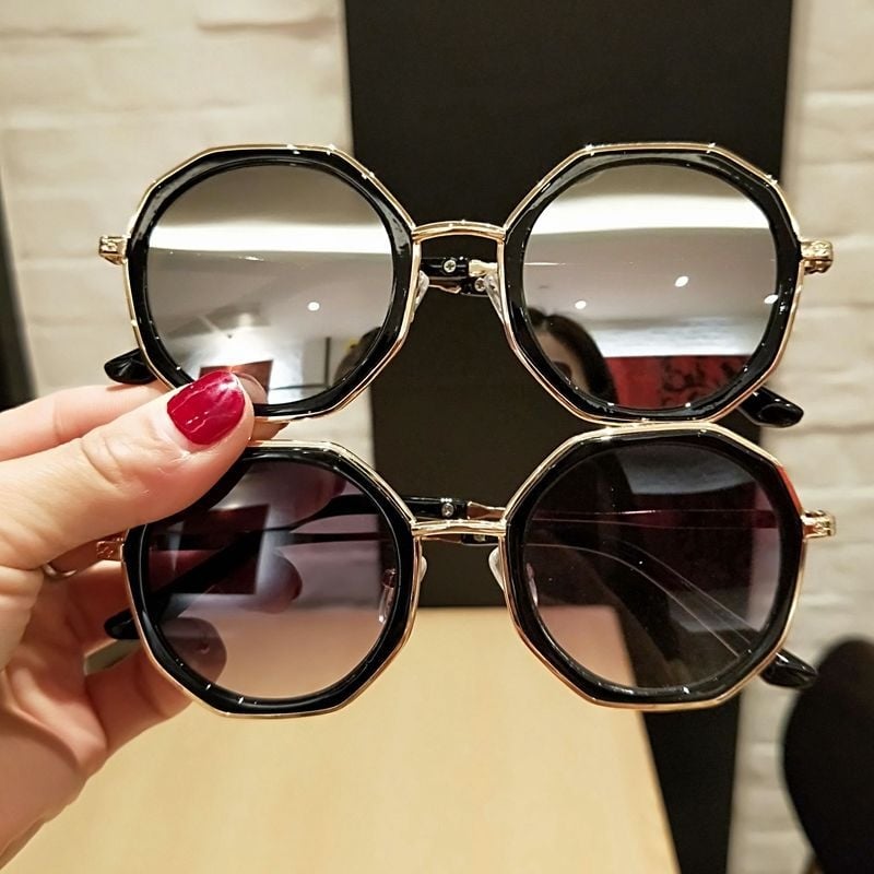 Bērnu saulesbrilles, nav polarizētas, kristāla lēcas, rāmis no TR+metāla un vara sakausējuma, caurlaidības kategorija 2, 2024. gada pavasaris