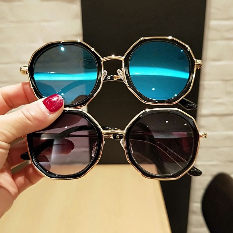 Bērnu saulesbrilles, nav polarizētas, kristāla lēcas, rāmis no TR+metāla un vara sakausējuma, caurlaidības kategorija 2, 2024. gada pavasaris