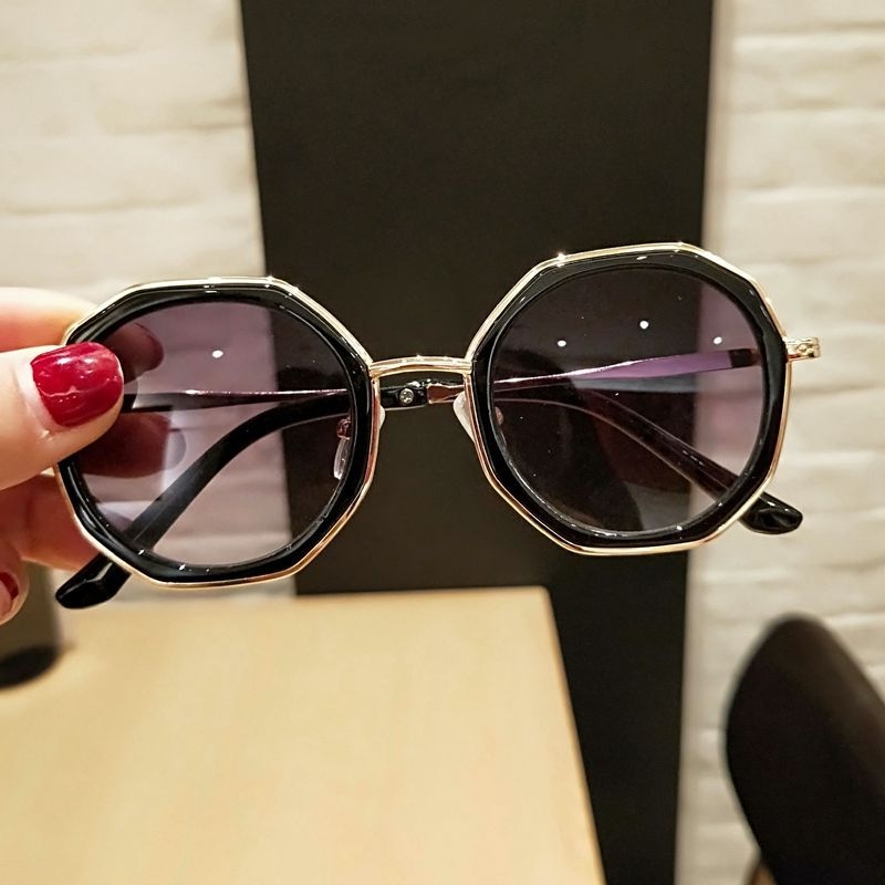 Bērnu saulesbrilles, nav polarizētas, kristāla lēcas, rāmis no TR+metāla un vara sakausējuma, caurlaidības kategorija 2, 2024. gada pavasaris