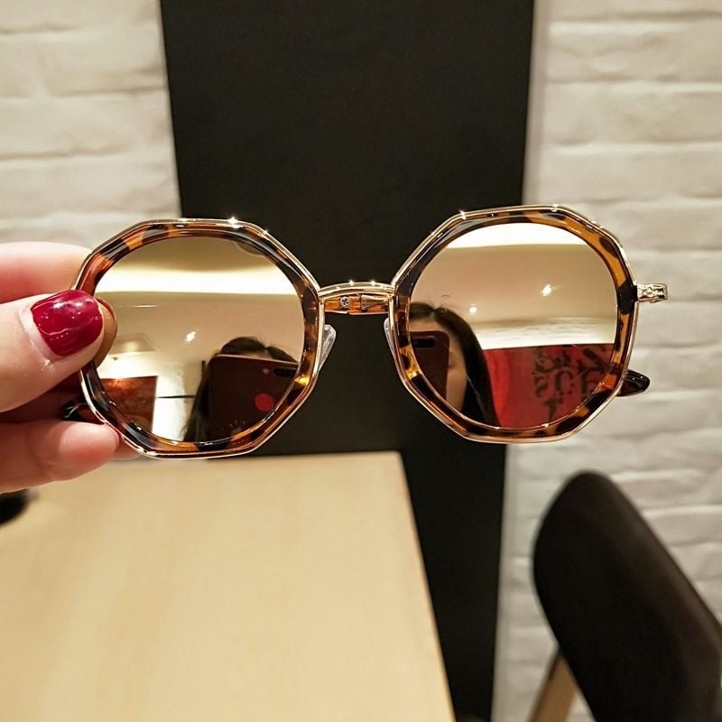 Bērnu saulesbrilles, nav polarizētas, kristāla lēcas, rāmis no TR+metāla un vara sakausējuma, caurlaidības kategorija 2, 2024. gada pavasaris