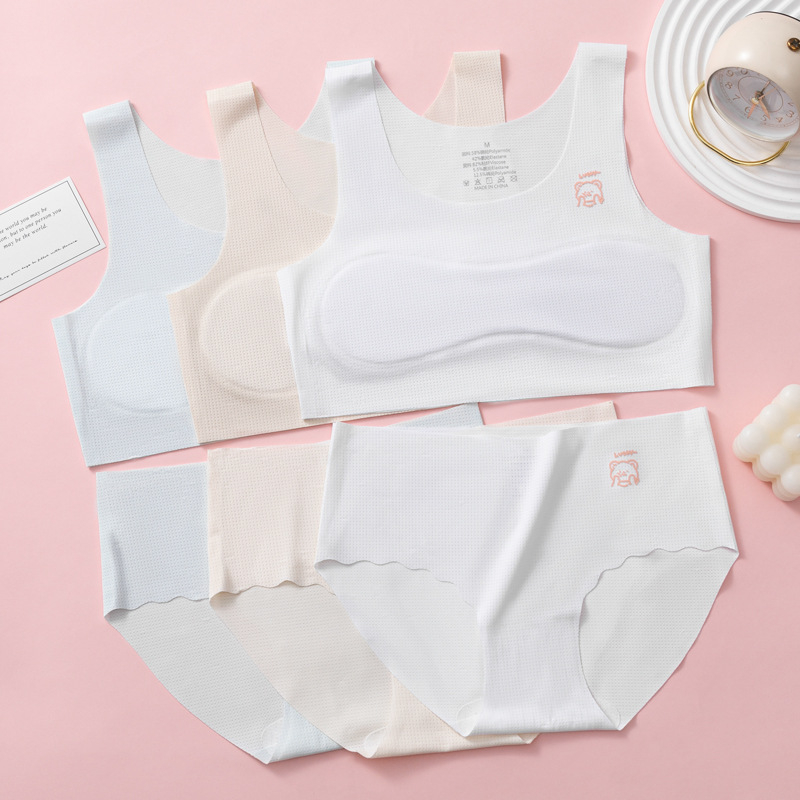 Детски комплект бельо за лято – безшевна жилетка и долнище за момичета 12–15 г., Ice Silk плат, основна тъкан Nylon, подплата вискоза, фиксирани двойни презрамки, удобен