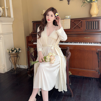 Set za domaću odjeću od ice silk s V-izrezom i dugim rukavima, 90–95% poliester, umjerena težina 161–180 g/m2