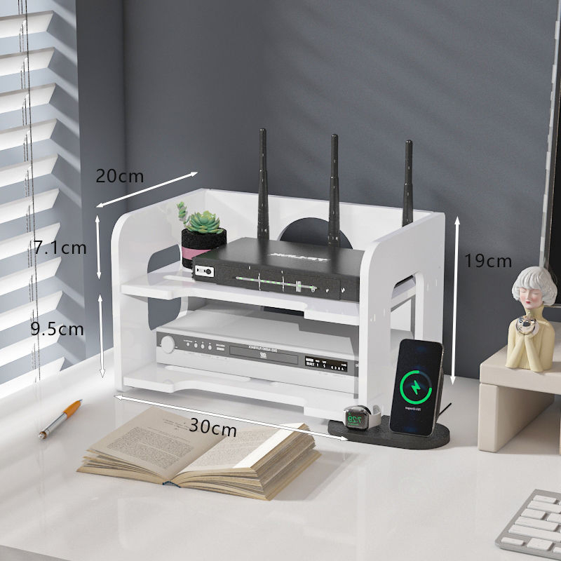 Sešstāvu sienas plaukts maršrutētājam un kabeliem ar caurumiem, no mākslīgās plāksnes