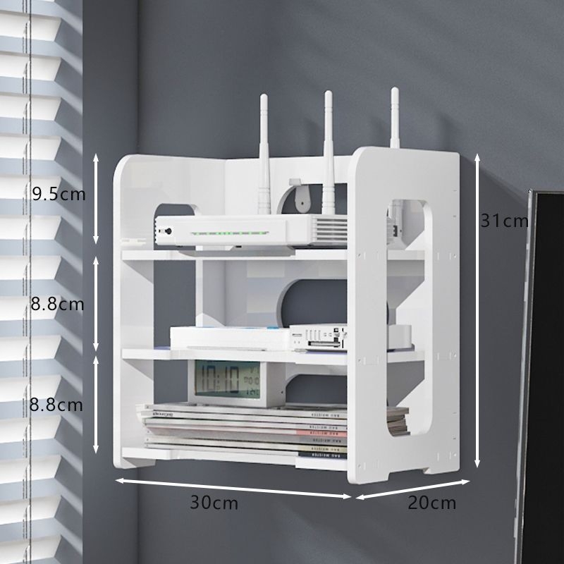 Sešstāvu sienas plaukts maršrutētājam un kabeliem ar caurumiem, no mākslīgās plāksnes
