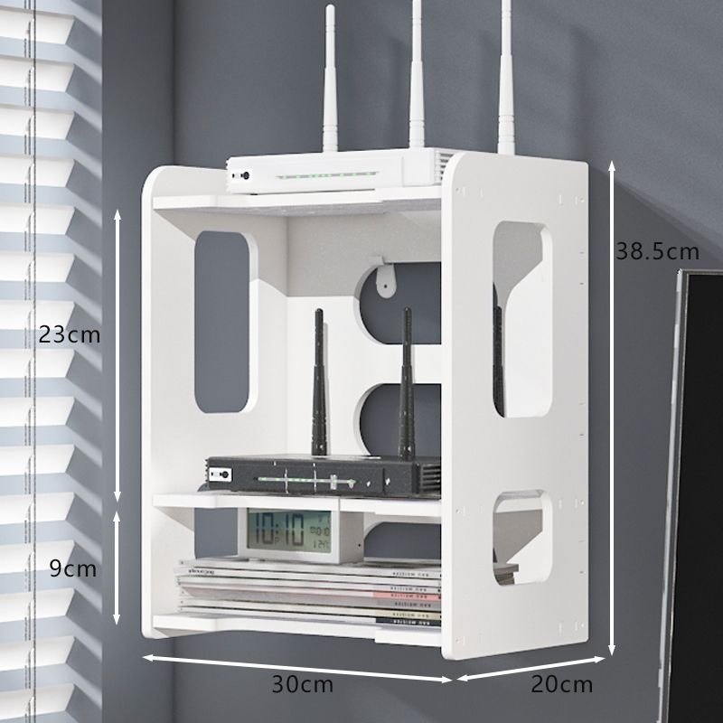 Sešstāvu sienas plaukts maršrutētājam un kabeliem ar caurumiem, no mākslīgās plāksnes