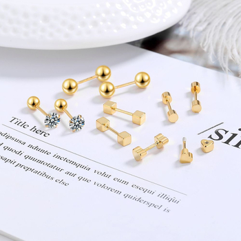 Réz fülbevalók Seiko felülettel, geometriai dizájn és szív alakú cirkón kövek