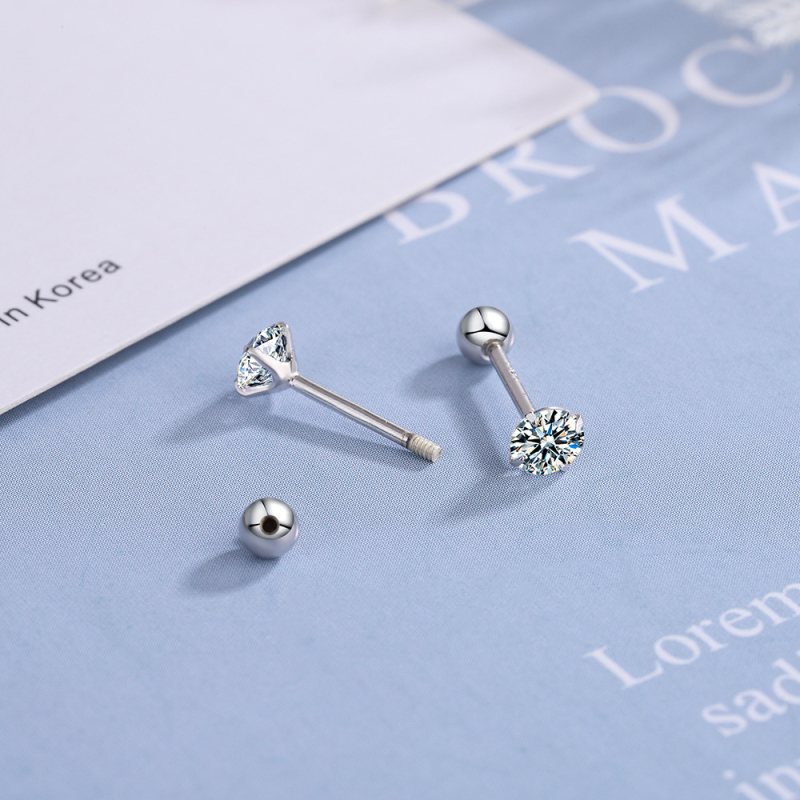 Réz fülbevalók Seiko felülettel, geometriai dizájn és szív alakú cirkón kövek