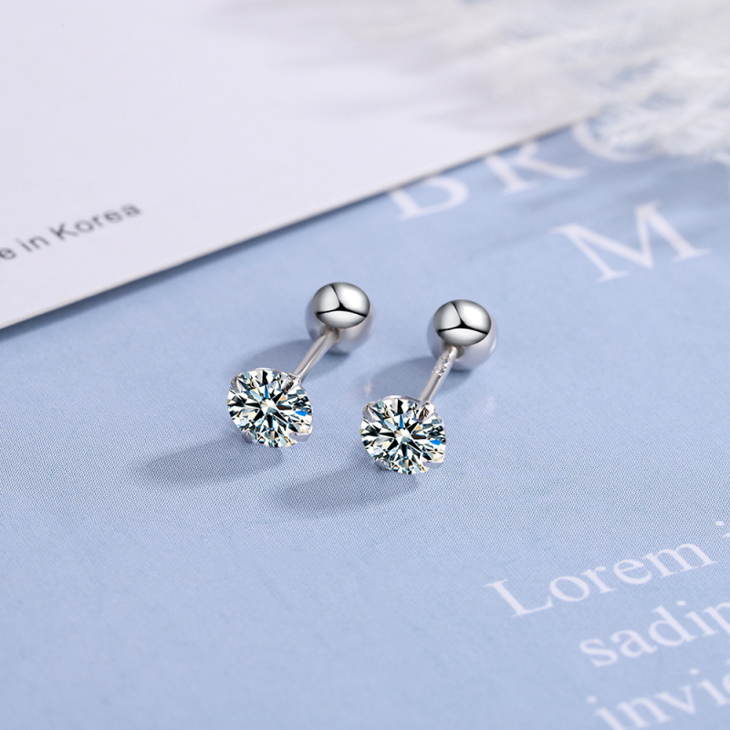 Réz fülbevalók Seiko felülettel, geometriai dizájn és szív alakú cirkón kövek