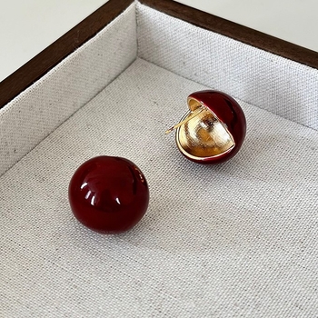 Naušnice od bakra, završni premaz uljem, geometrijski stil, inspirirano japanskim i korejskim dizajnom, izlazak jeseni 2023