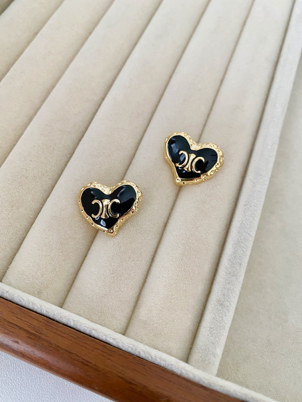 Naušnice od bakra, završni premaz uljem, geometrijski stil, inspirirano japanskim i korejskim dizajnom, izlazak jeseni 2023