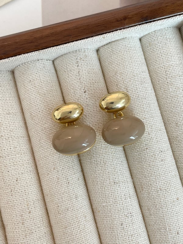 Naušnice od bakra, završni premaz uljem, geometrijski stil, inspirirano japanskim i korejskim dizajnom, izlazak jeseni 2023