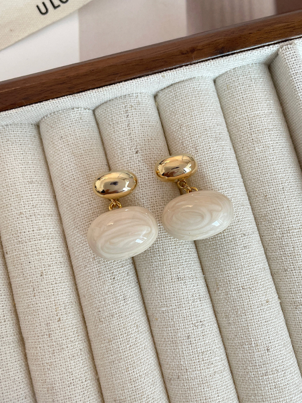 Naušnice od bakra, završni premaz uljem, geometrijski stil, inspirirano japanskim i korejskim dizajnom, izlazak jeseni 2023