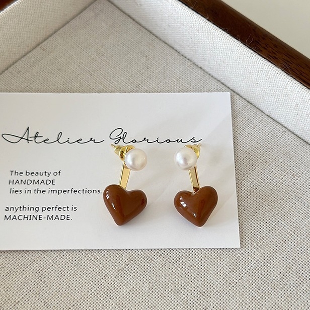 Naušnice od bakra, završni premaz uljem, geometrijski stil, inspirirano japanskim i korejskim dizajnom, izlazak jeseni 2023