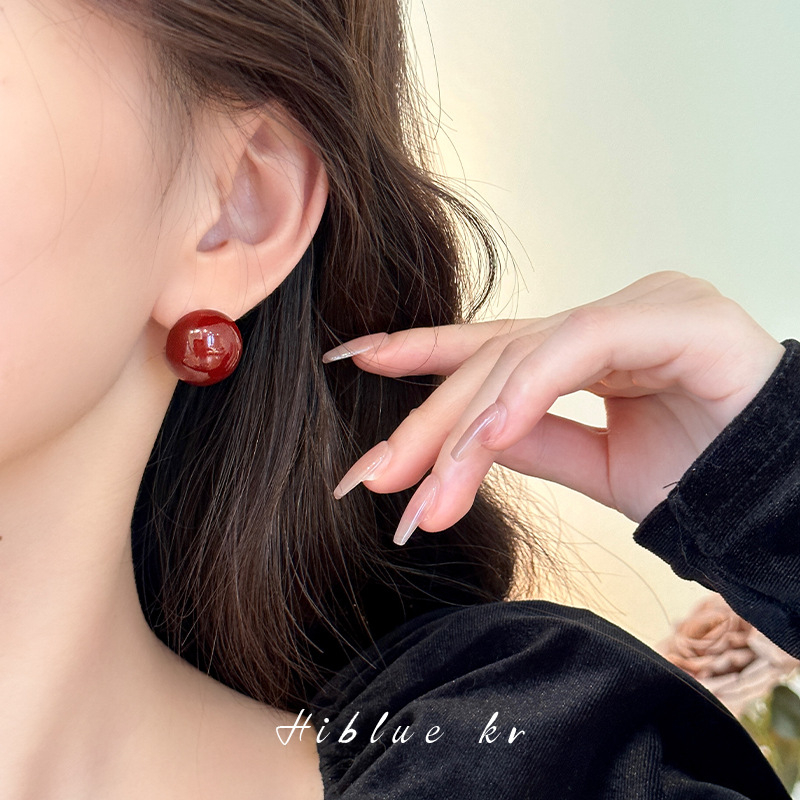 Naušnice od bakra, završni premaz uljem, geometrijski stil, inspirirano japanskim i korejskim dizajnom, izlazak jeseni 2023