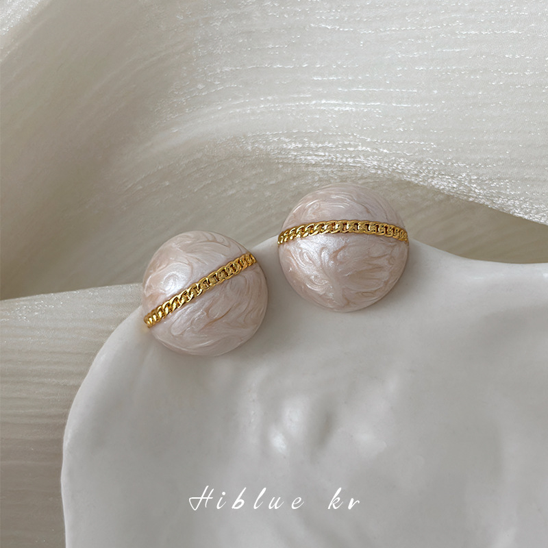 Naušnice od bakra, završni premaz uljem, geometrijski stil, inspirirano japanskim i korejskim dizajnom, izlazak jeseni 2023