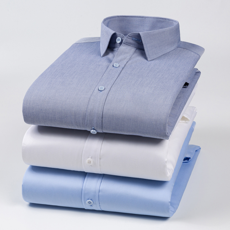 Košulja s vunenom podstavom; vanjska tkanina 100% pamuk; punjenje 30% vuna; obrađena tekućim amonijakom bez glađenja; debela, prugasta, kvadratni ovratnik, dugi rukav