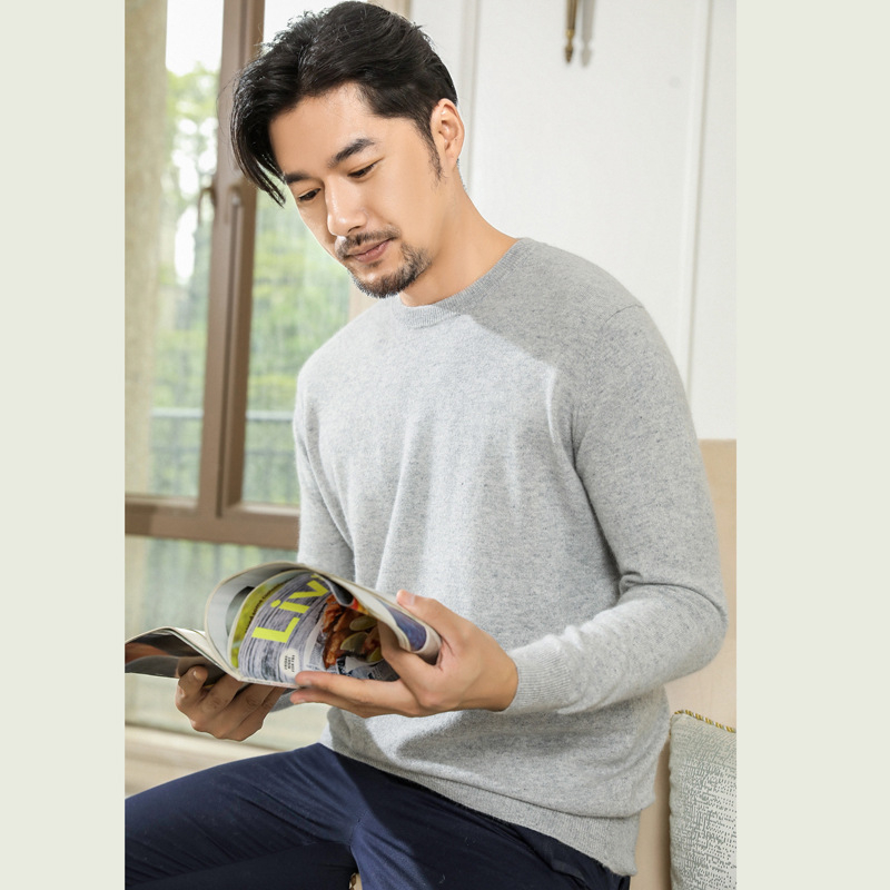 Muški pleteni pulover, okrugli izrez, dugi rukavi, slobodan kroj, 70% poliesterska smjesa