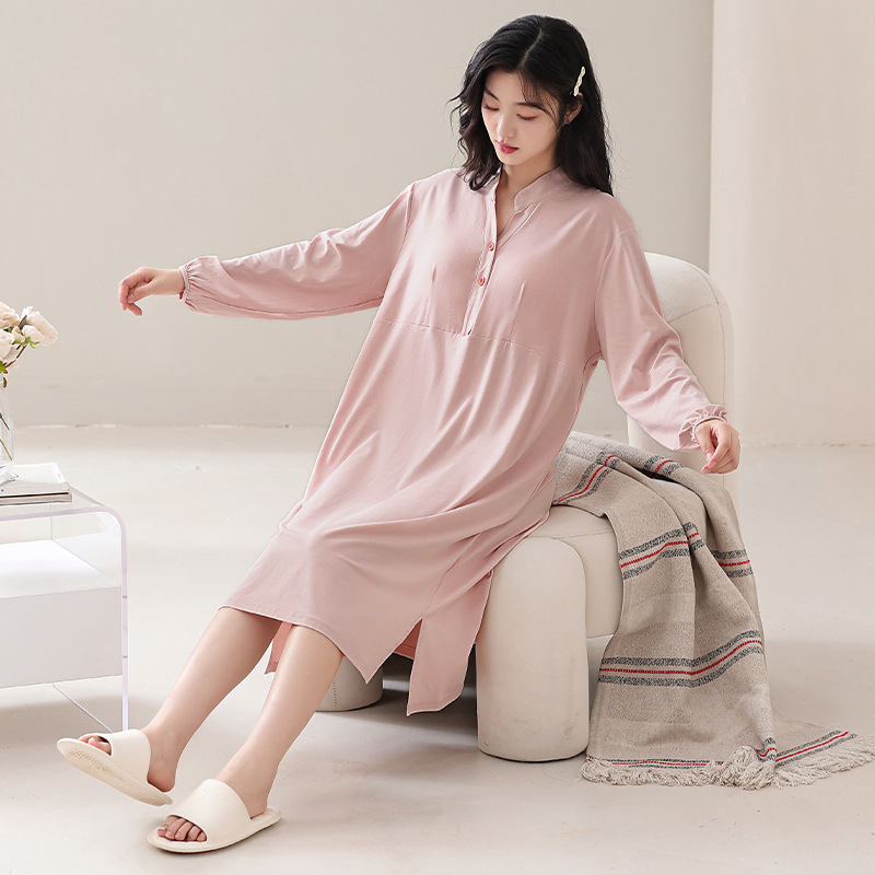 Ženska trudnica pamučna noćna haljina s jastučićem za grudi, dugi rukavi, srednja duljina, proljeće–jesen, prozračna i pogodna i za nošenje vani (90–95% pamuk, 181–200 g/m², dugi rukavi, srednja duljina)