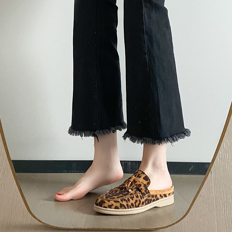 Moteriški slip-on loaferiai su kutais ir sagtimi, paslėpta aukštis, apvali nosis, mikropluošto viršus, guma padas, mikropluošto įdėklas