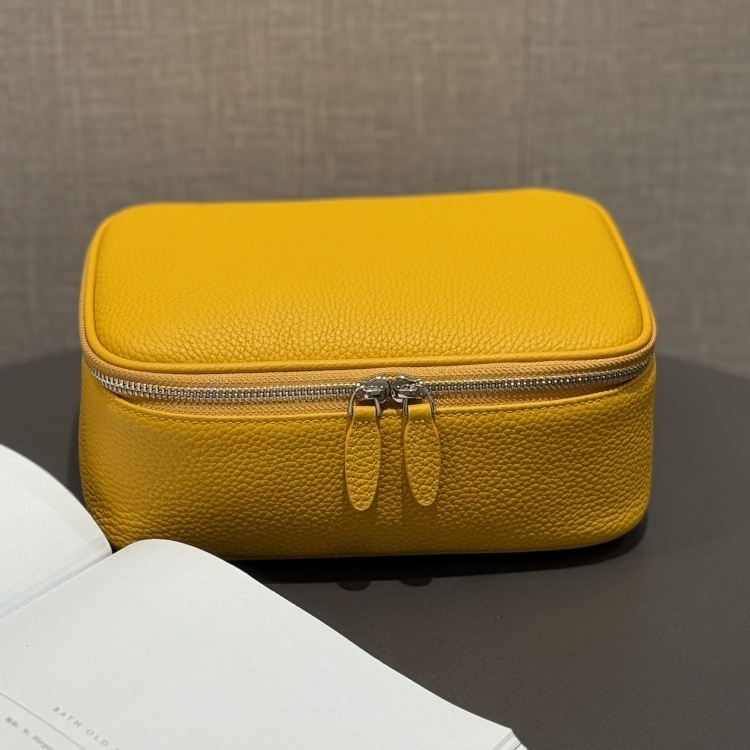 Patiesa ādas biscuit stila kosmētikas soma - pārnēsājama, daudzfunkcionāls ceļojumu kosmētikas organizētājs ar paplašināmu kapacitāti (pirmās slāņa liellopu āda; kanvas iekšējā odai; rāvējslēdzējs)