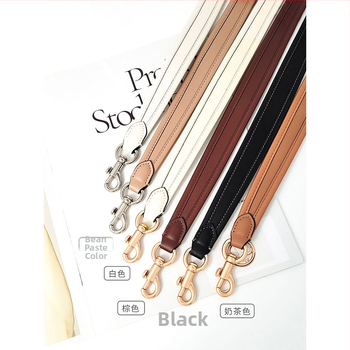 Μεταλλικός ιμάντας τσάντας για ώμο/crossbody — ρετρό στυλ, μονοχρωμία, μεταλλική αλυσίδα, άνοιξη 2025