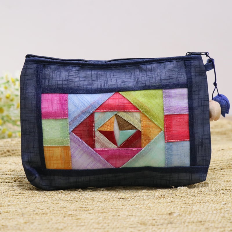 Unisex daudzslāņu soma ar rāvējslēdzēju kosmētikai, telefonam un tualetes piederumiem — kokvilnas un lina audums, ģeometrisks raksts, elpojoša, ūdensnecaurlaidīga, ļoti viegla Pavasara 2025