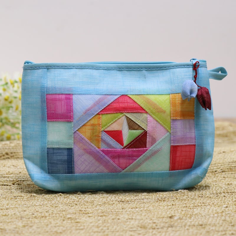 Unisex daudzslāņu soma ar rāvējslēdzēju kosmētikai, telefonam un tualetes piederumiem — kokvilnas un lina audums, ģeometrisks raksts, elpojoša, ūdensnecaurlaidīga, ļoti viegla Pavasara 2025