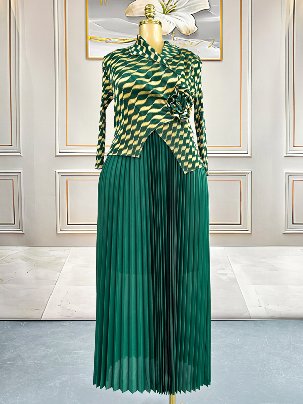 Moters suknelė, zebros raštas, šifonas, klostuota, ilgas ilgis, ilgos rankovės