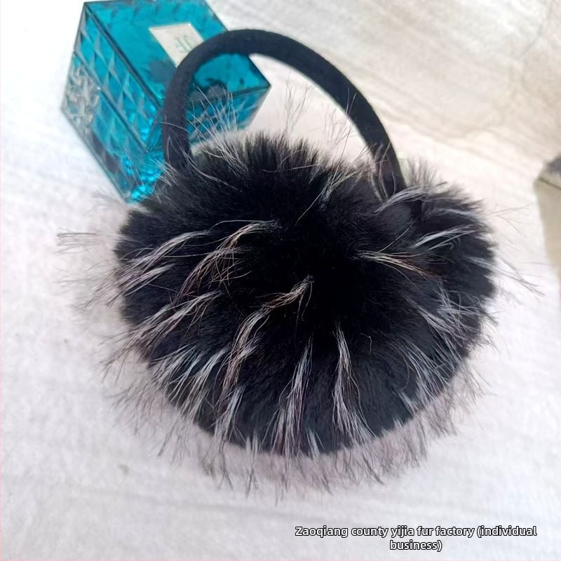 Ausu pušķi no mākslīgās lapsas kažokādas, pūkaini auss aizsargi, sejas optiski sašaurinošs dizains, silti un izturīgi pret salu