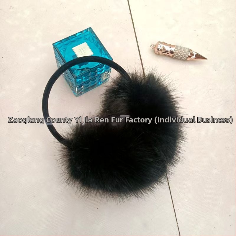 Ausu pušķi no mākslīgās lapsas kažokādas, pūkaini auss aizsargi, sejas optiski sašaurinošs dizains, silti un izturīgi pret salu